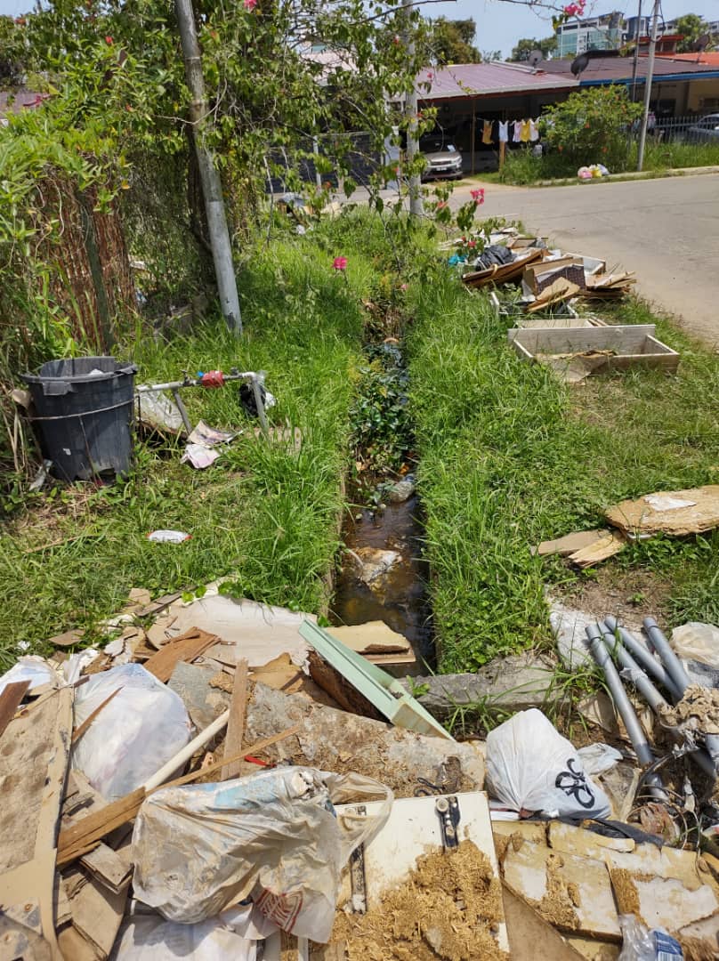 Ensure Drainage and Basketball Court at Taman Sahabat, Yue Min are properly maintained.