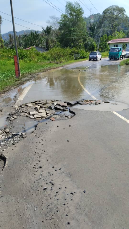Repair Road at Kg. Soboong Boliga Immediately