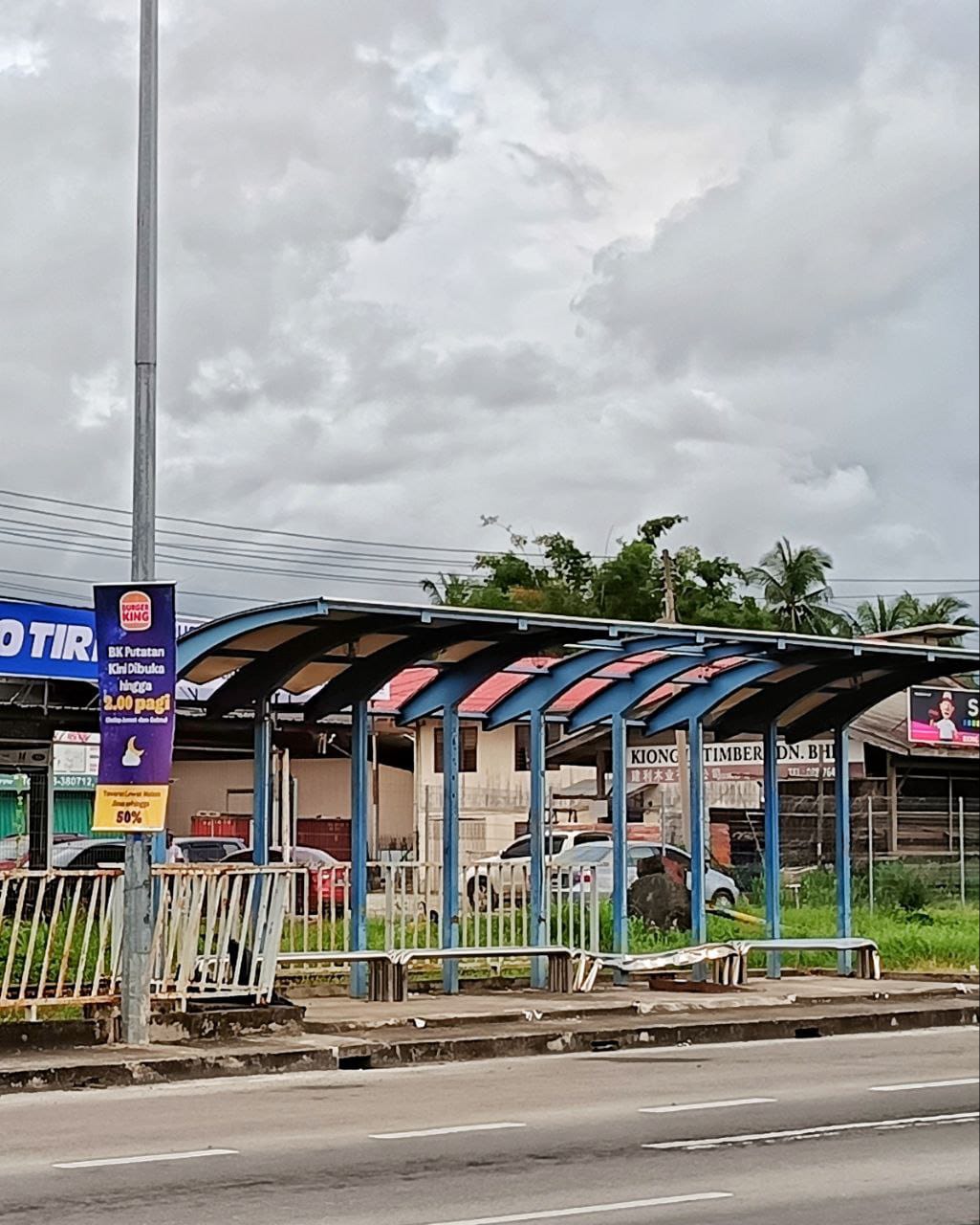 Jalan Berlubang, Hentian Bas Usang – Di Mana Keprihatinan Pemimpin GRS?
